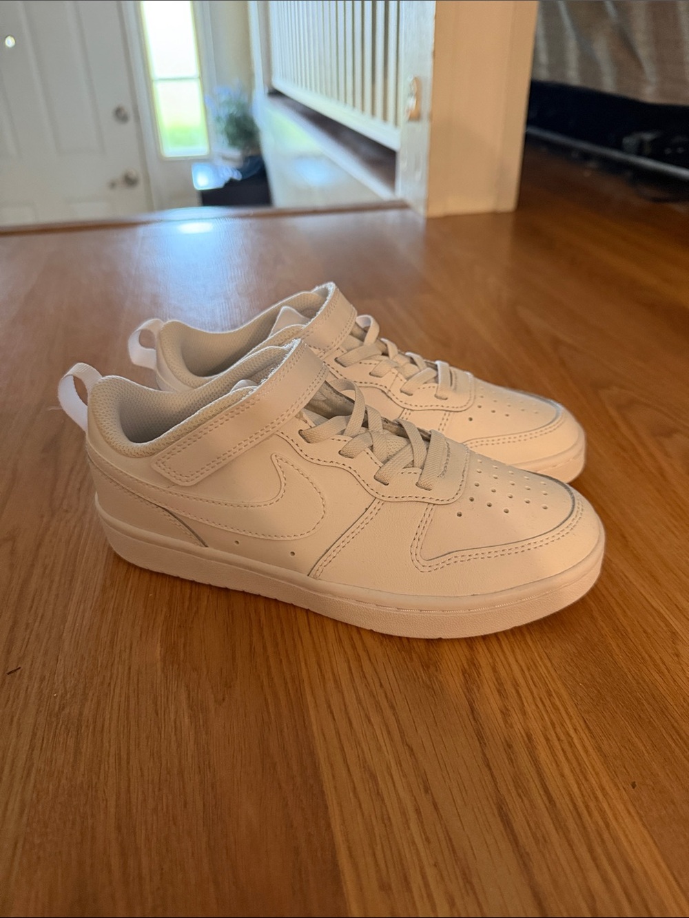Nike All-White Low-Top Sneakers with Velcro Strap